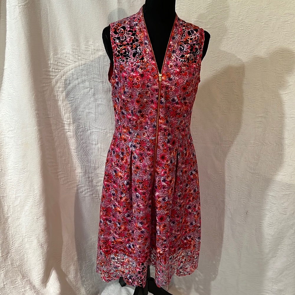T Tahari sleeveless lace dress, size‎ 6